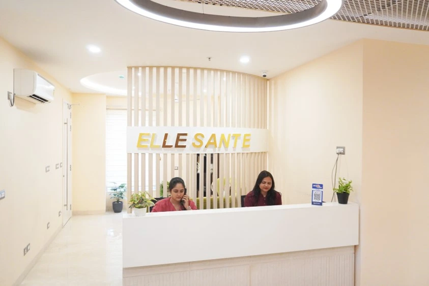 Elle Sante Reconstructive & Cosmetic Gynaecology , Reception Gurgaon Clinic